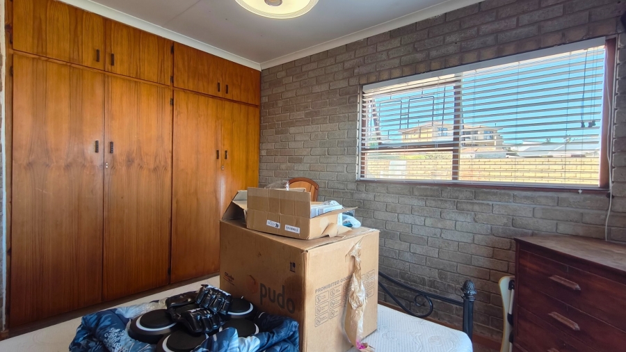 5 Bedroom Property for Sale in Dana Bay Western Cape